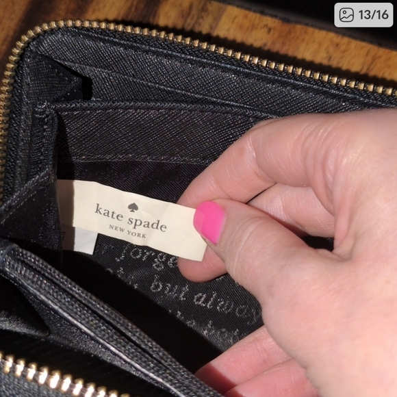 Kate Spade GUC colorblock Pinks White Black Zip Around Wallet Storybook Lining - Picture 8 of 11